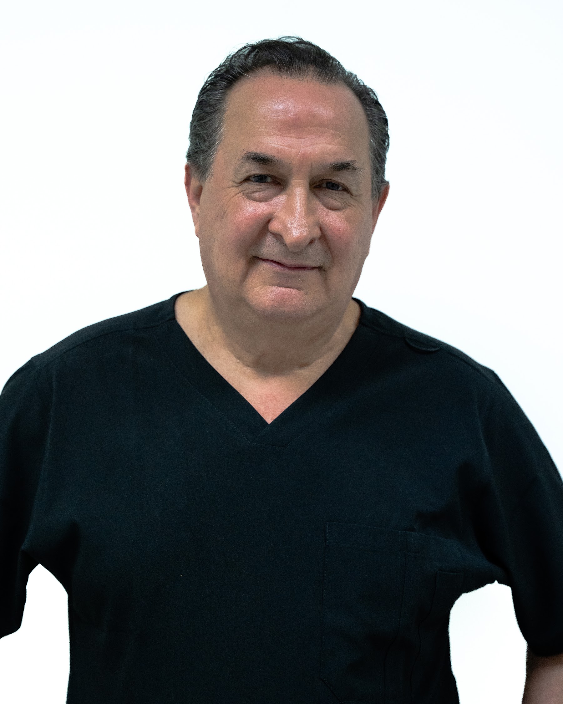 Dr. Ricardo Cisneros